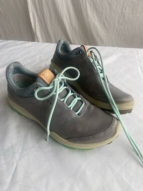Ecco Men's Gray Leather Sneakers with Mint Laces